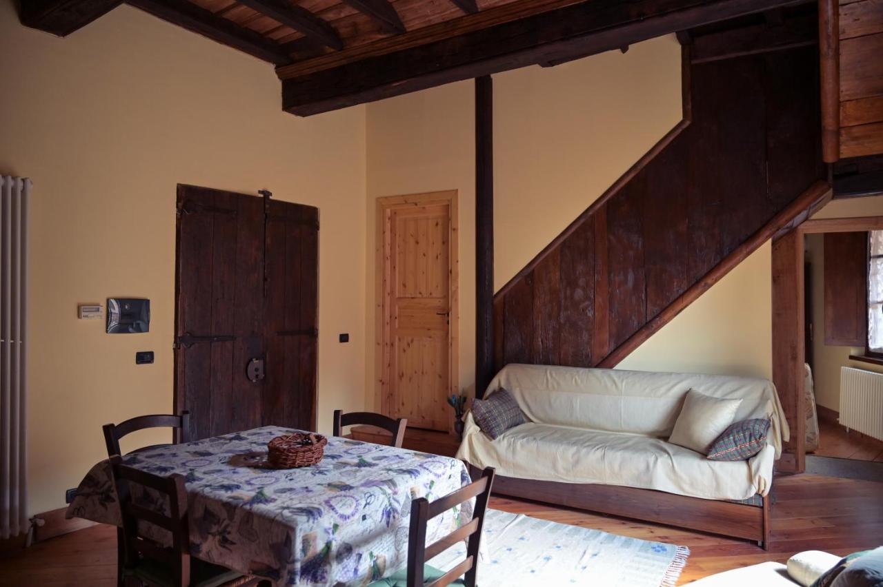 La Casa Del Castellano Hotel Cinzano Exterior photo