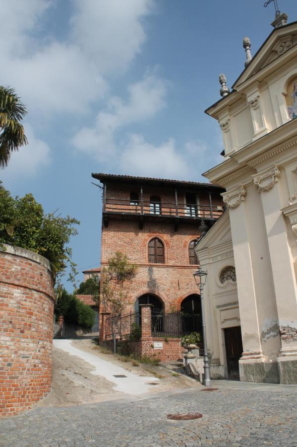 La Casa Del Castellano Hotel Cinzano Exterior photo